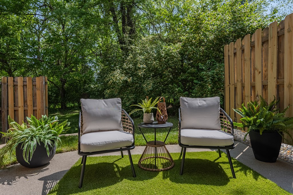 Outdoor Patio at Ivy Hills Living Spaces, Cincinnati