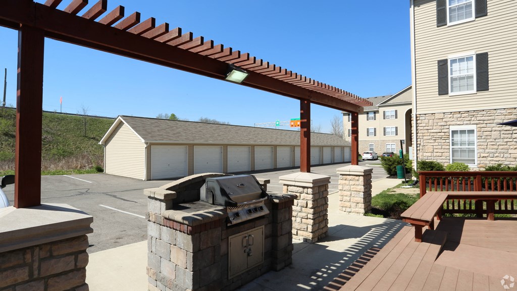 Grill And Patio at Prescott Place, Ohio, 43235