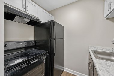 Well Equipped Kitchen at Flats on the Row, Newport, KY, 41071 - Photo Gallery 2