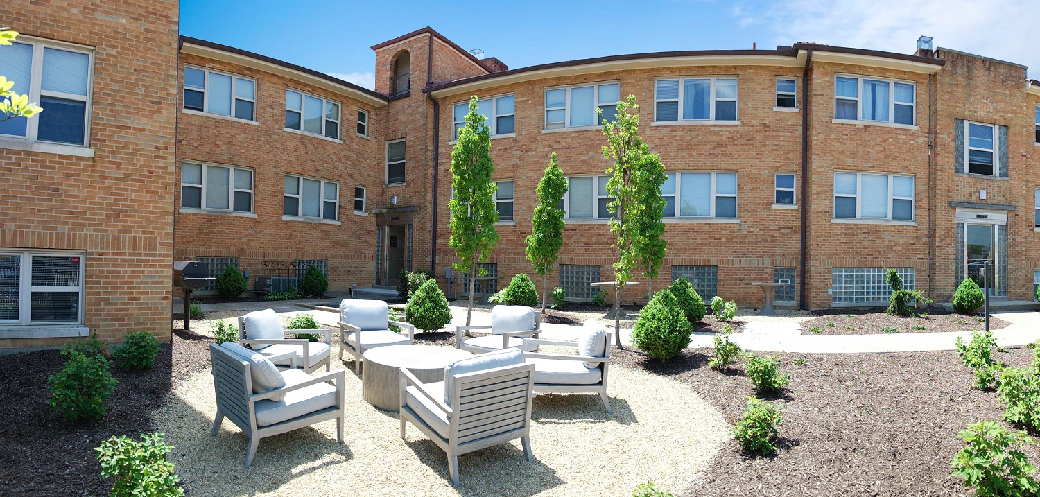 Cincinnati Premier Living Apartments 3163 Woodford Rd