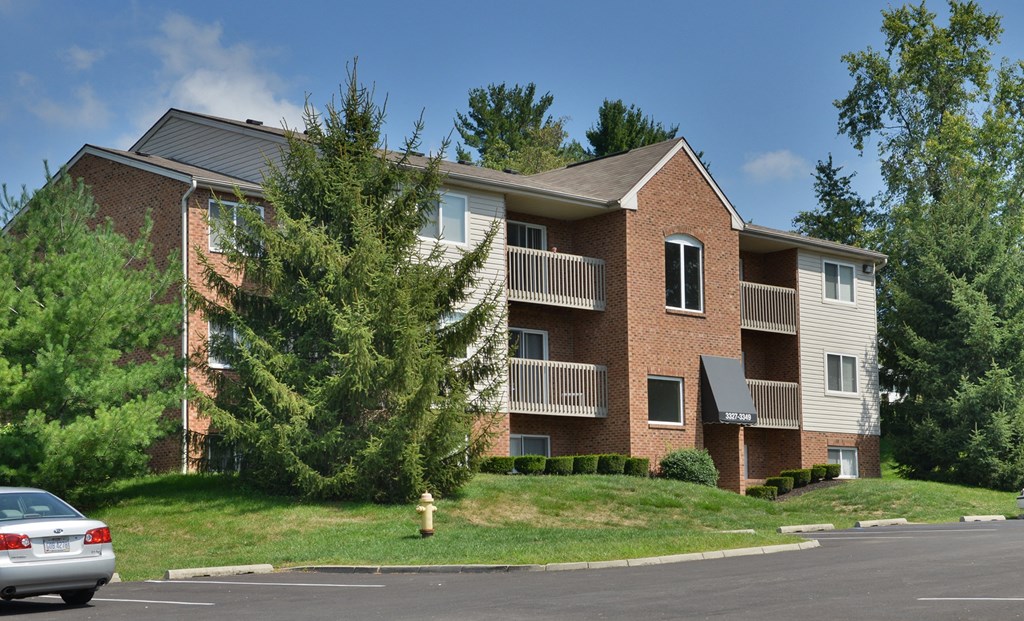 Exterior at Sandhurst Apartments, Ohio, 43701