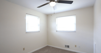 6210 Ambleside Dr apt B 2 Beds Apartment for Rent - Photo Gallery 5