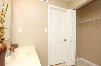 250 Olde English Court 1-2 Beds Apartment for Rent - Photo Gallery 6