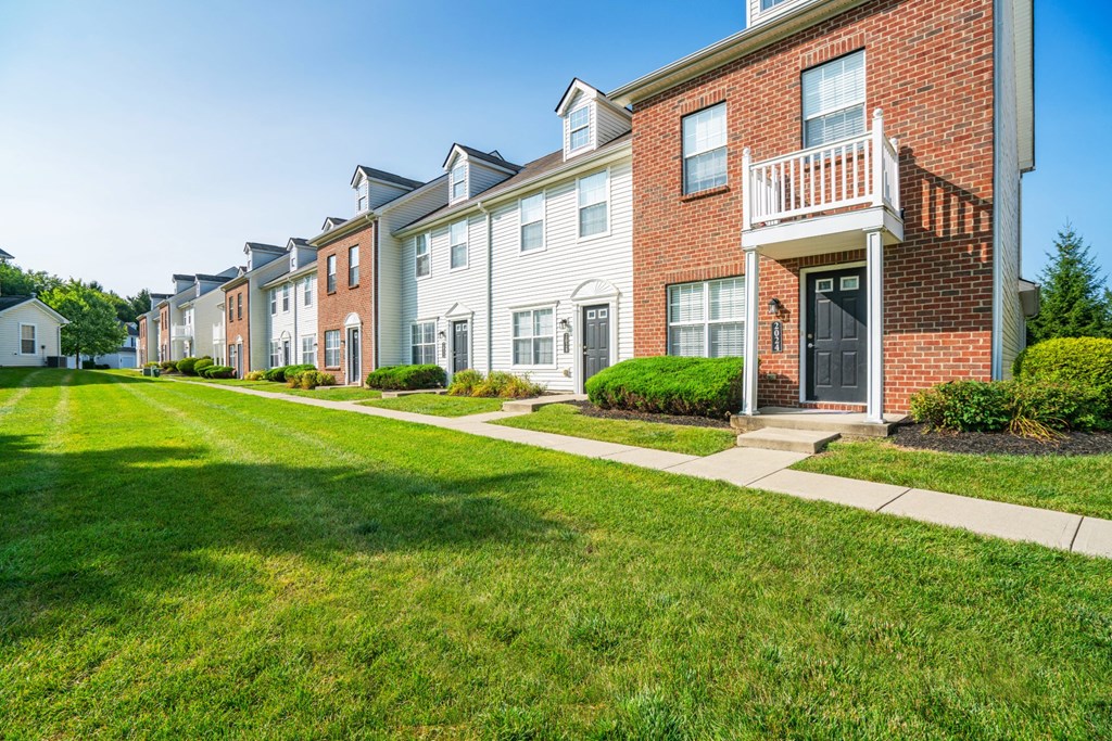 the residences at city center  leasing office buildings and lawns