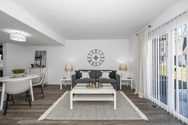 1661 Beaver Ridge Dr. 1-3 Beds Apartment for Rent - Photo Gallery 3
