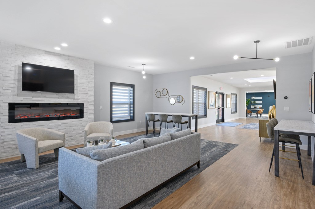 the preserve at ballantyne commons living room and dining room