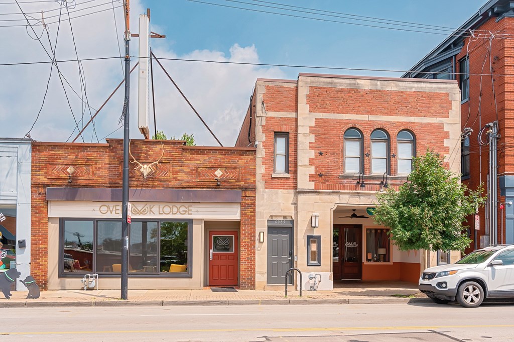 Exterior building at The Ridge Apartments, Cincinnati, OH, 45213