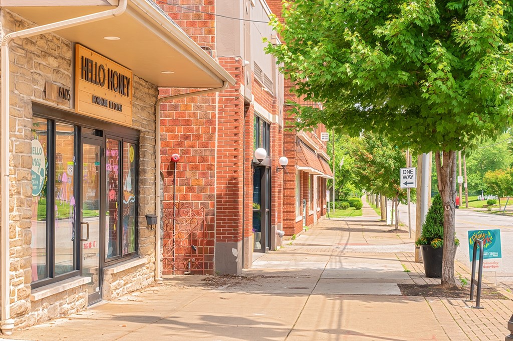 Outdoor at The Ridge Apartments, Cincinnati, Ohio