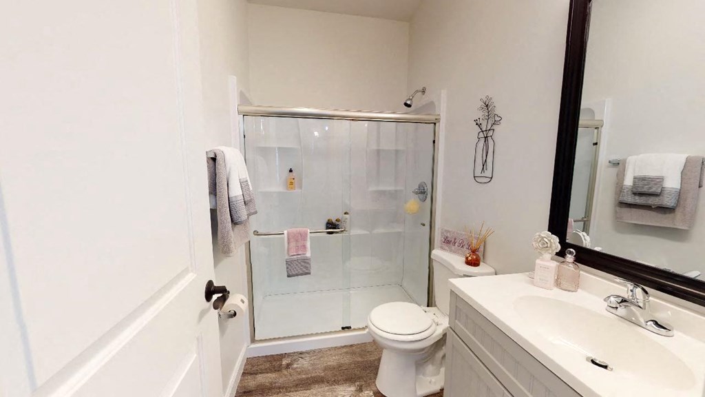 Bathroom With Bathtub at The Valley, Cincinnati, Ohio