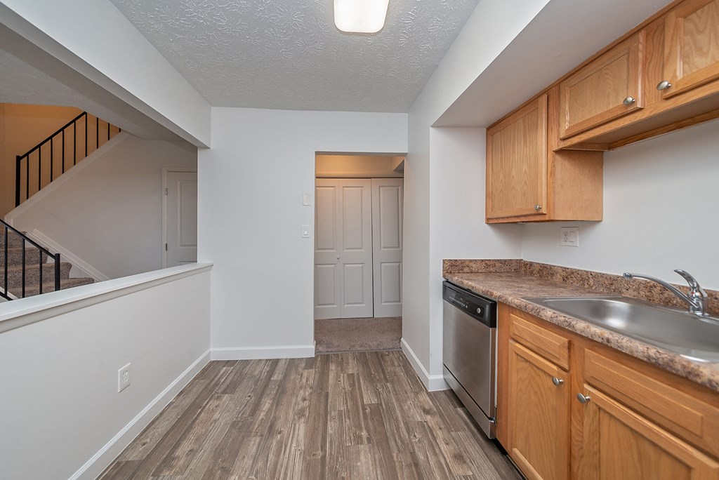 Kitchen Unit at Millcroft Apartments and Townhomes, Ohio, 45150