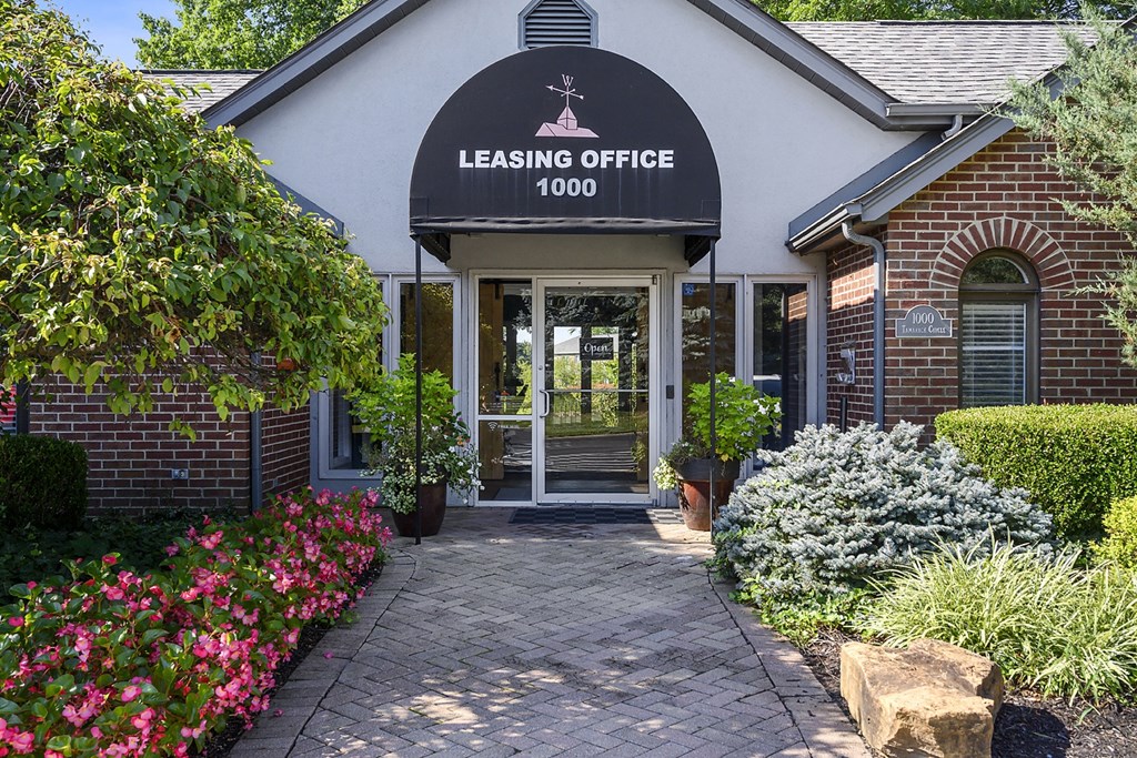 Leasing Center Exterior at Weaver Farm, Kentucky, 41042