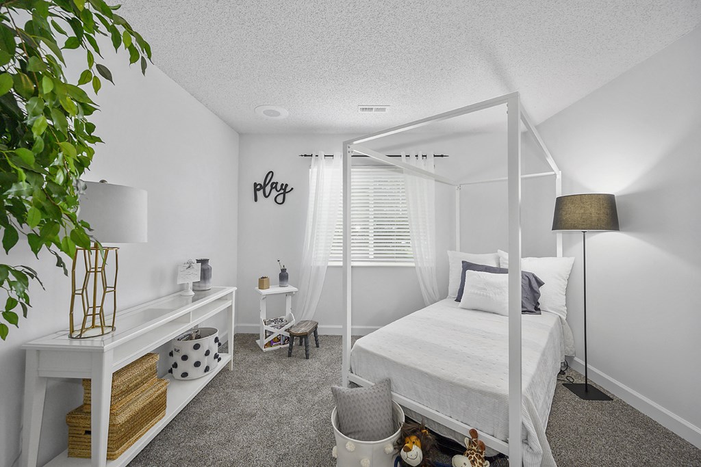 Small Bedroom at Weaver Farm, Florence, 41042