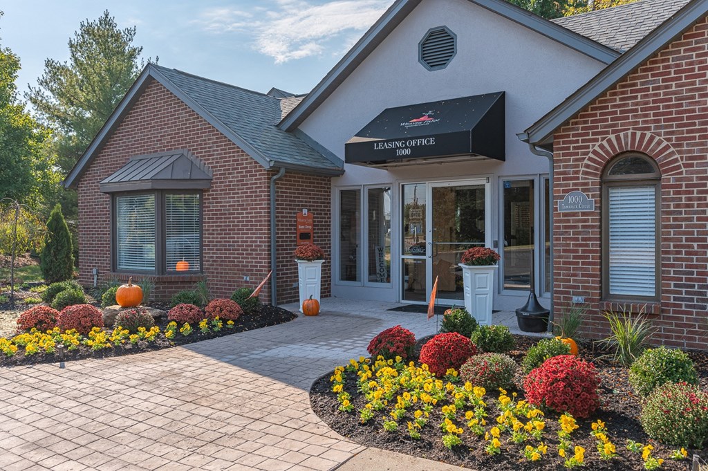 Clubhouse Exterior at Weaver Farm, Florence, 41042