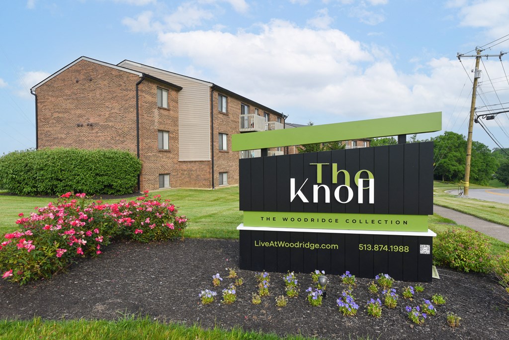 the sign in front of an apartment building at The Woodridge Collection, Fairfield
