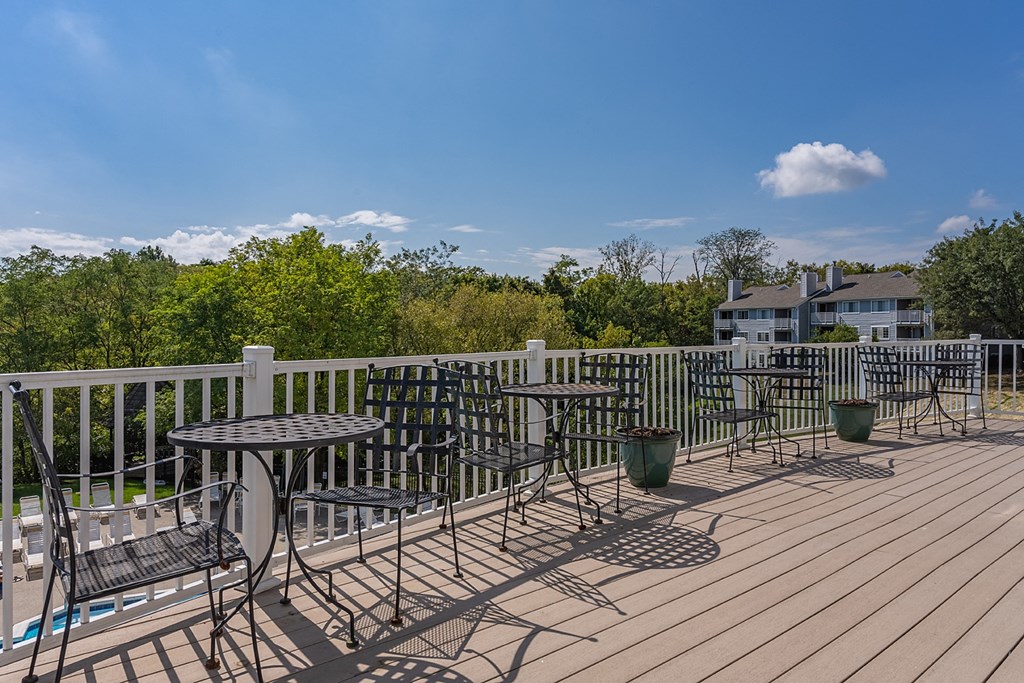 Outdoor seating area at Wrights Point, Ft Wright