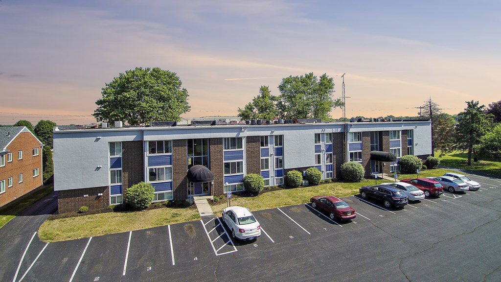 this is a photo of the leasing office at church street apartments in cincinnati, oh