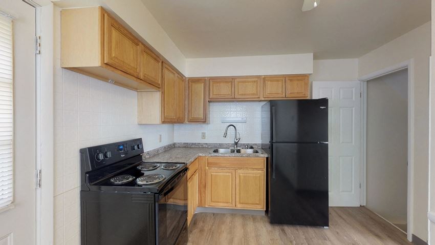 6210 Ambleside Dr apt B 2 Beds Apartment for Rent - Photo Gallery 1