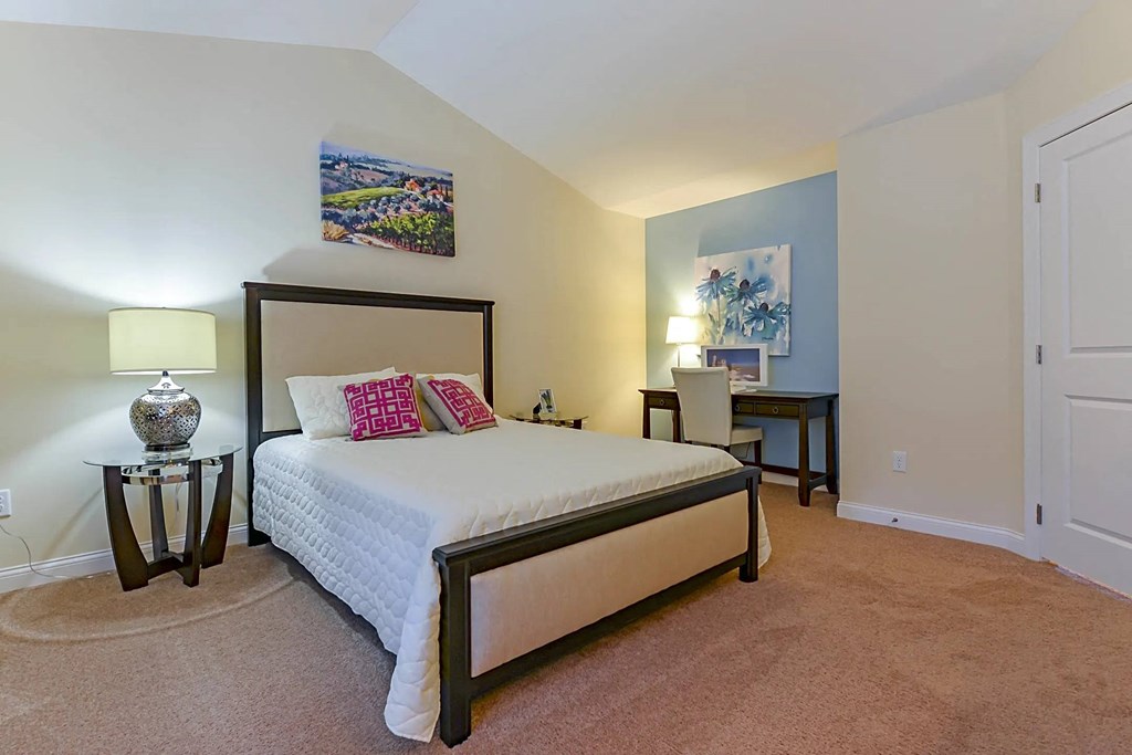 Master Bedroom at Grove City Summit, Grove City, OH