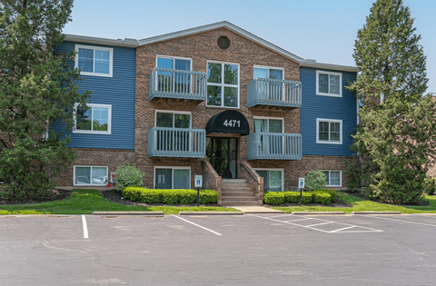 our apartments offer a parking lot in front of the building  at Timber Glen Apartments, Ohio, 45103