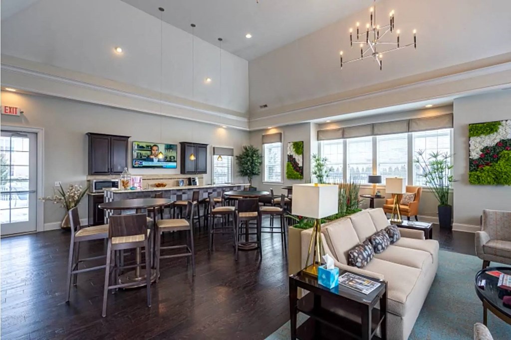 Resident Lounge at Grove City Summit, Grove City, OH, 43123