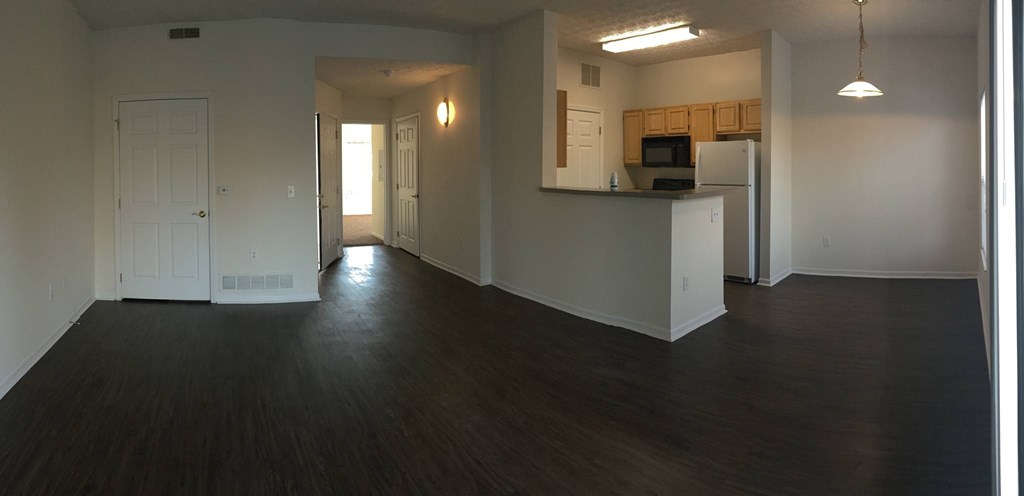 Living And Kitchen at The Cove, Columbus, OH