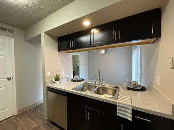 5211 Sawmill Road 2 Beds Apartment for Rent - Photo Gallery 3