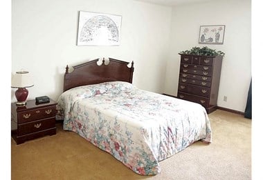 5291 Wood Creek Dr 1-3 Beds Apartment for Rent - Photo Gallery 1