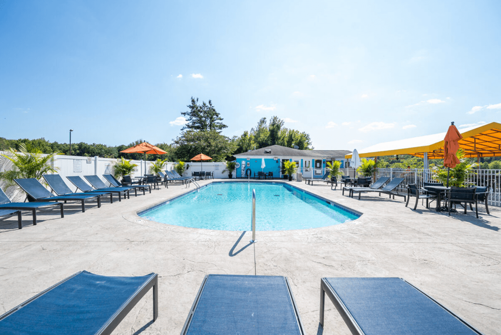 the swimming pool at the resort at governors crossing