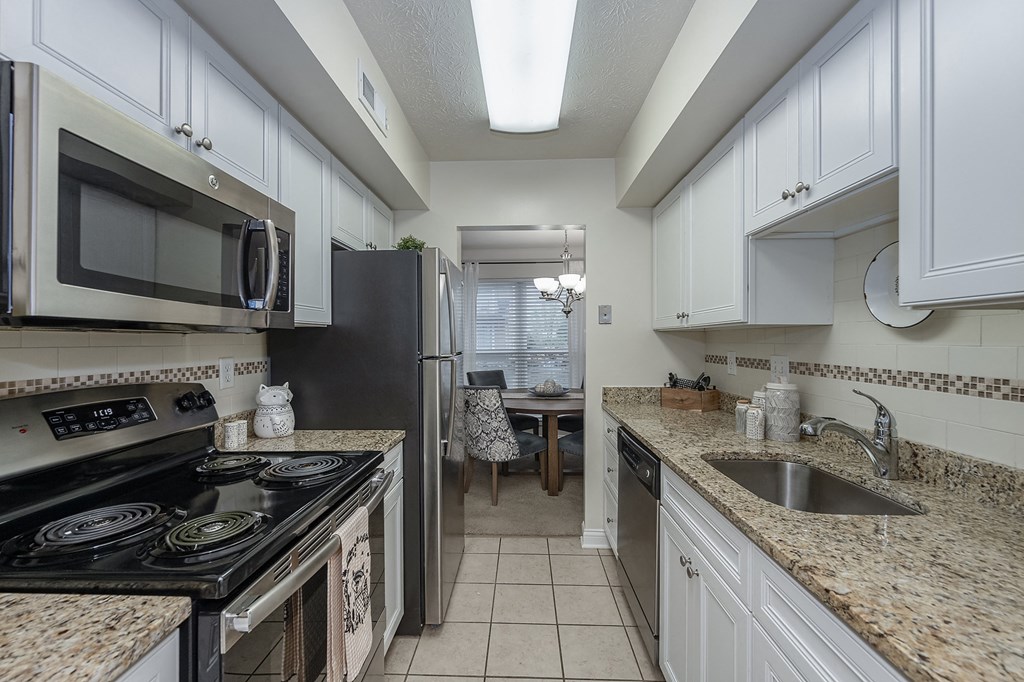 Kitchen gallery at Harpers Point Apartments, Cincinnati, OH