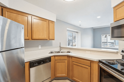 3855 Oak Lake Circle 1-2 Beds Apartment for Rent