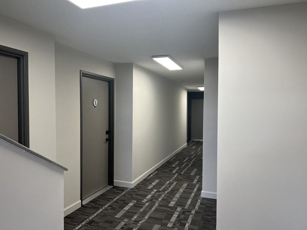 Hallway at Mallard Landing Apartments , Marion, Ohio