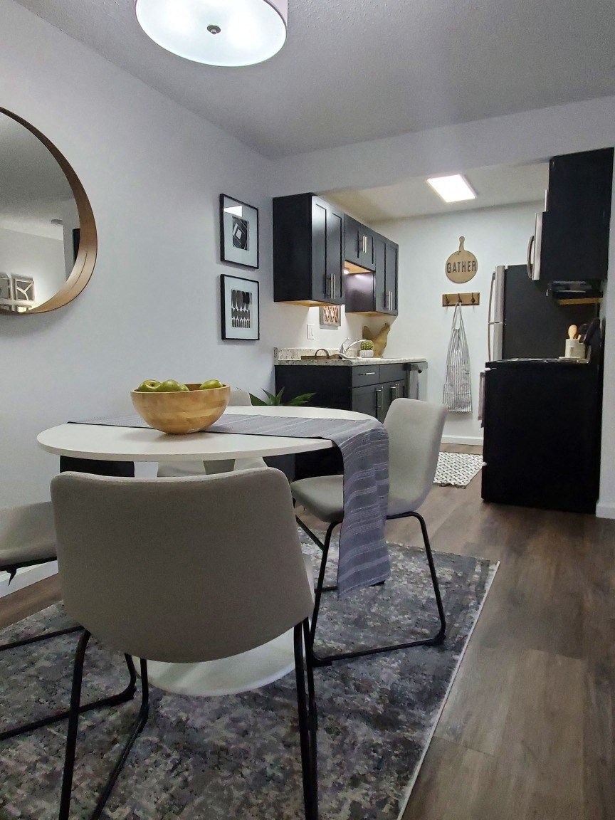 Elegant Dining Area at Fox Run, Dayton