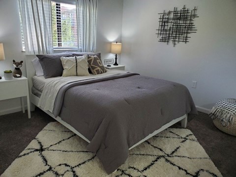 Large Master Bedroom w/Private Vanity at Fox Run, Dayton, OH