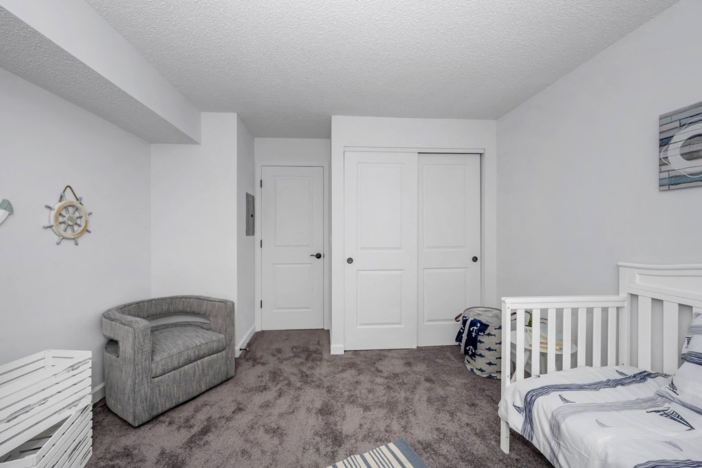 Spacious Bedroom With Closet at Timber Glen Apartments, Ohio, 45103