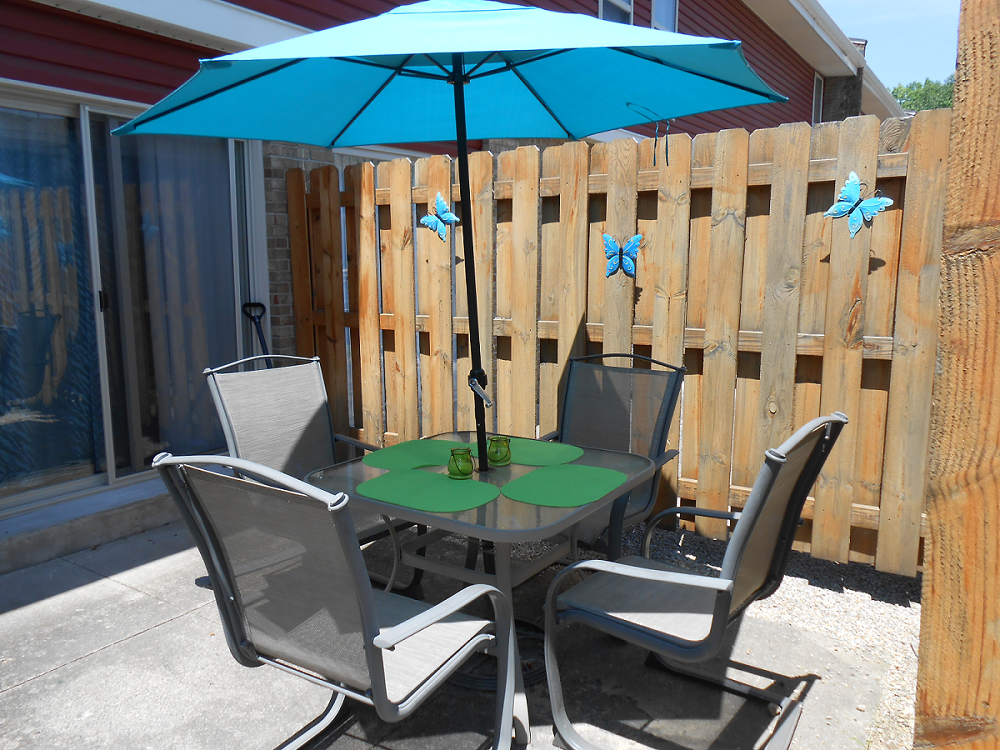 Outdoor sitting area at Bloomfield Apartments, Dayton, OH