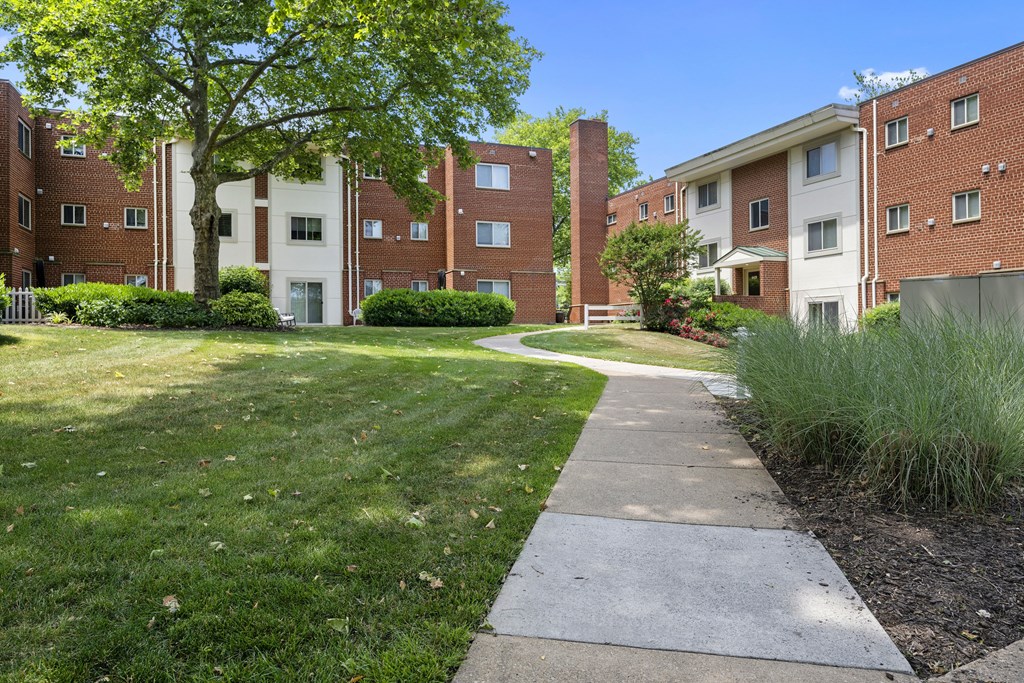 Walking Path In Courtyard at Bren Mar Apartments, Virginia