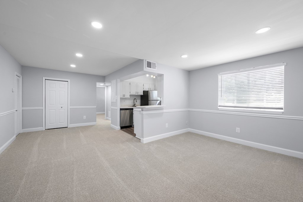 Living Area With Kitchen at Bren Mar Apartments, Alexandria, VA