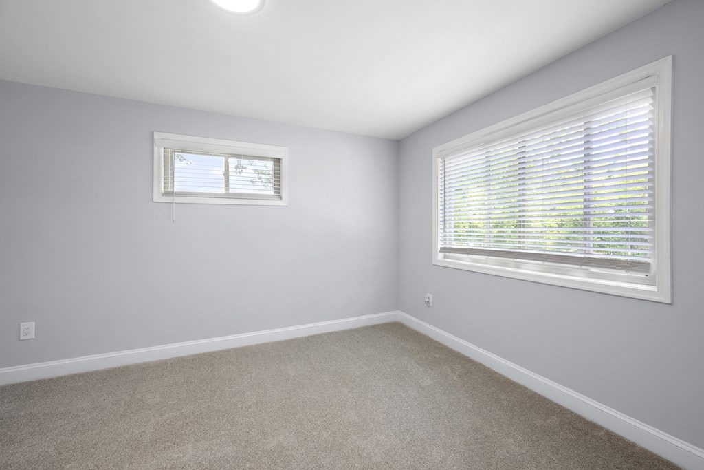 Unfurnished Bedroom at Bren Mar Apartments, Alexandria, VA, 22312