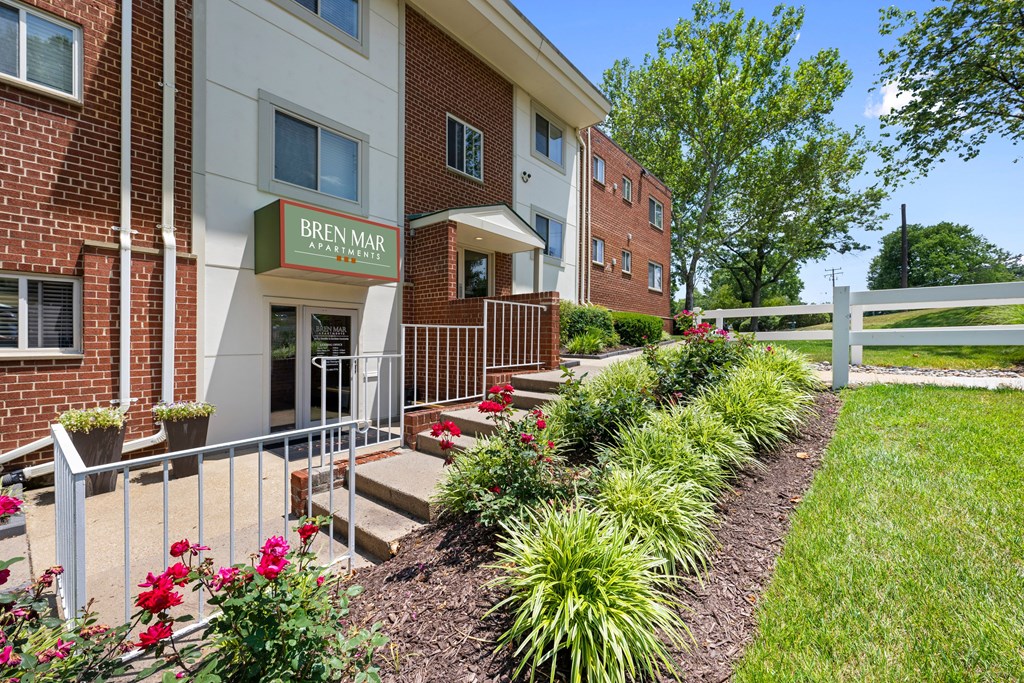 Courtyard at Bren Mar Apartments, Virginia, 22312