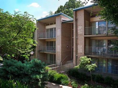 2250 Mohegan Drive 1-3 Beds Apartment for Rent - Photo Gallery 2