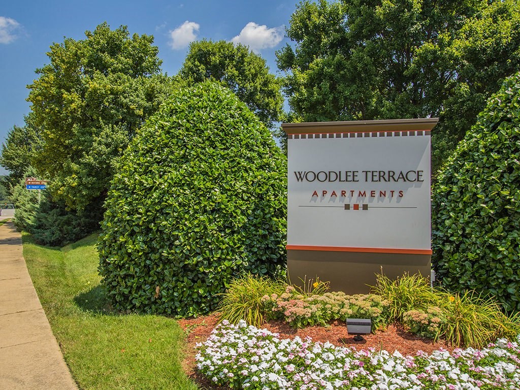 sign for woodlee terrace apartments at Woodlee Terrace Apartments, Woodbridge, VA, 22192