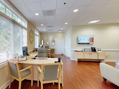 Leasing office space at Woodlee Terrace Apartments, Woodbridge, VA - Photo Gallery 4