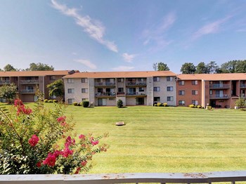 Large grassy area at Gainsborough Court Apartments, Fairfax, 22030 - Photo Gallery 15
