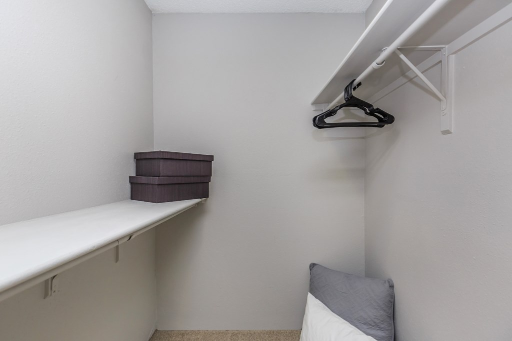 Retreat at Water's Edge | Colorado Springs, CO Apartments