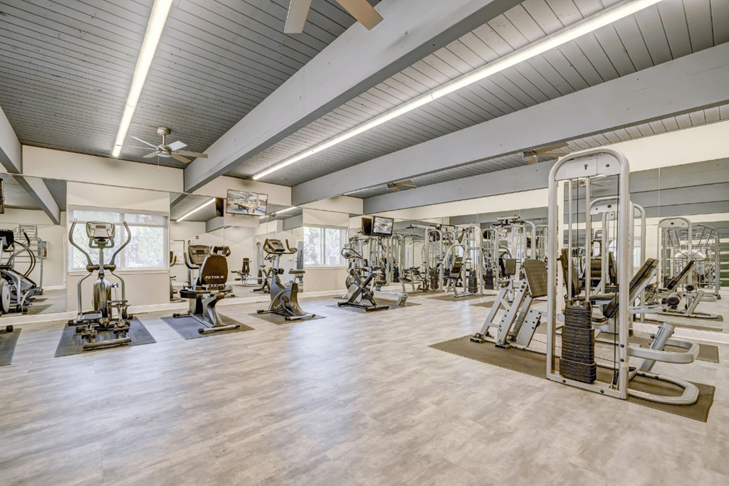 the gym at the estates apartments