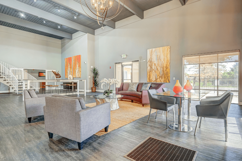 the preserve at ballantyne commons living room and dining area