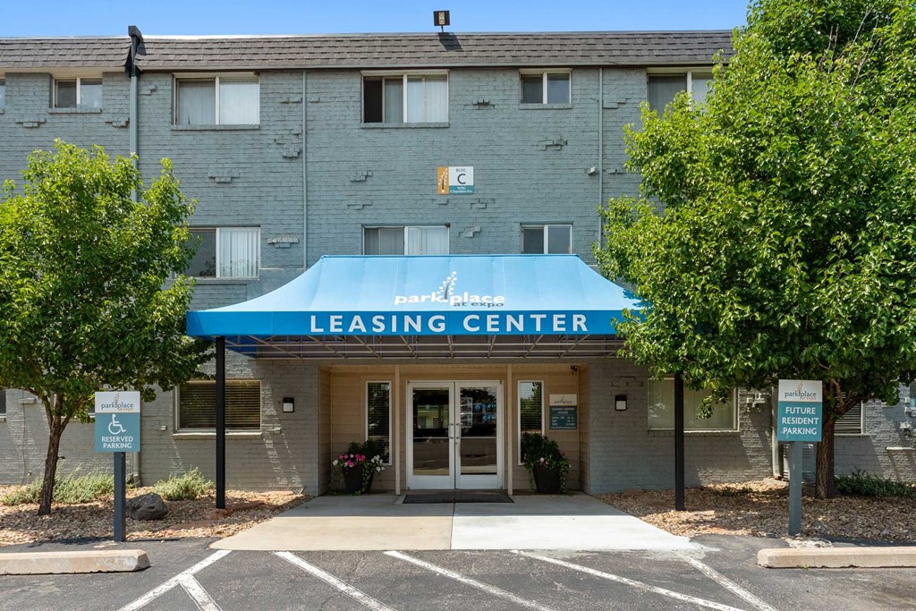 Park Place at Expo Apartments | Aurora, CO | Leasing Office