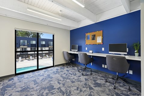 Avec Greeley Business Center