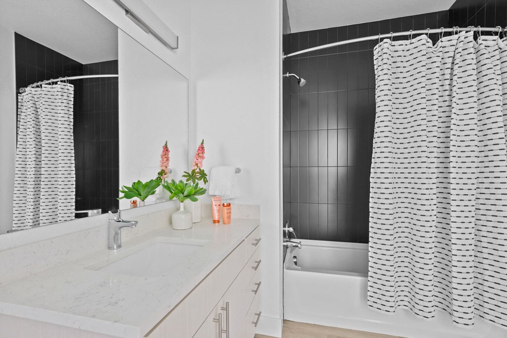 Stanley House Apartments | Aurora, CO | 1x1 Bathroom