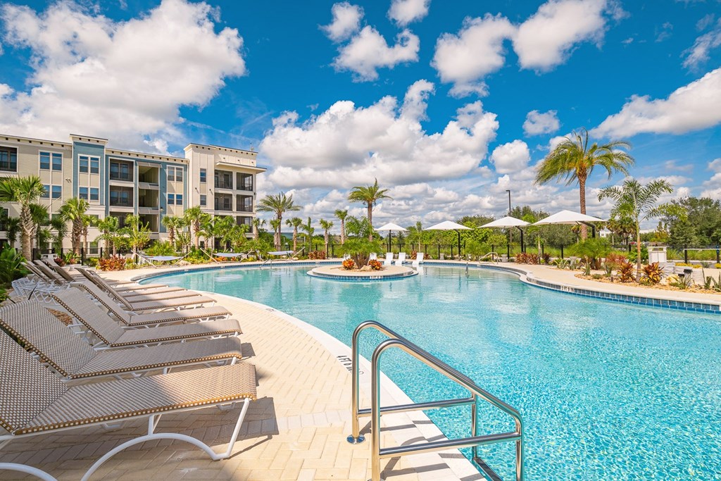 the pool at the resort at longboat key club